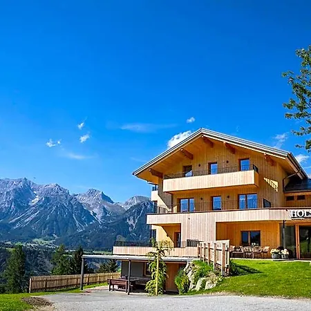 Holzhackerin - The Charming Haus Am Berg Hotel