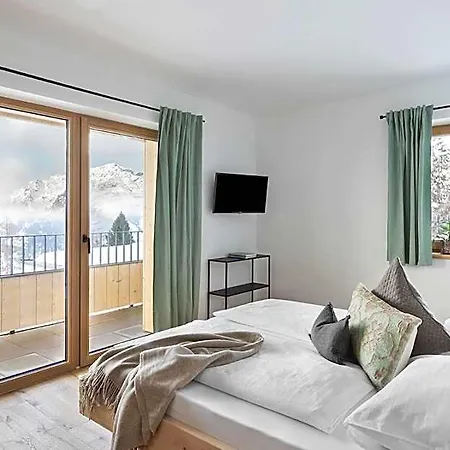 Hotel Holzhackerin - The Charming Haus Am Berg 4*