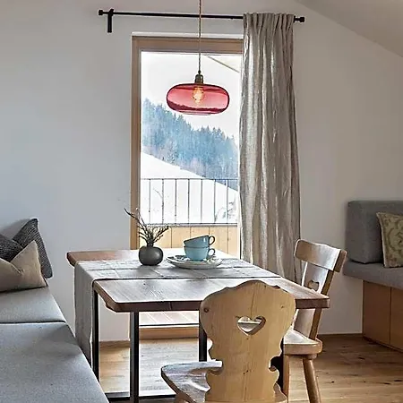 Hotel Holzhackerin - The Charming Haus Am Berg Untertauern