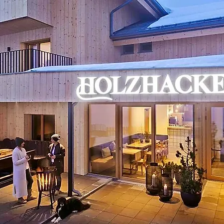 Holzhackerin - The Charming Haus Am Berg