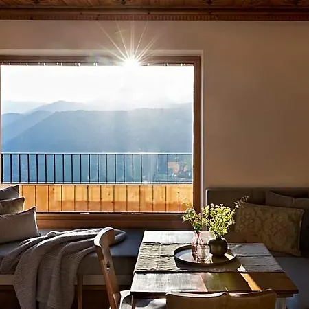 Hotel Holzhackerin - The Charming Haus Am Berg Untertauern