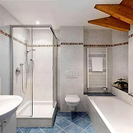 Holzhackerin - The Charming Haus Am Berg Hotel Untertauern