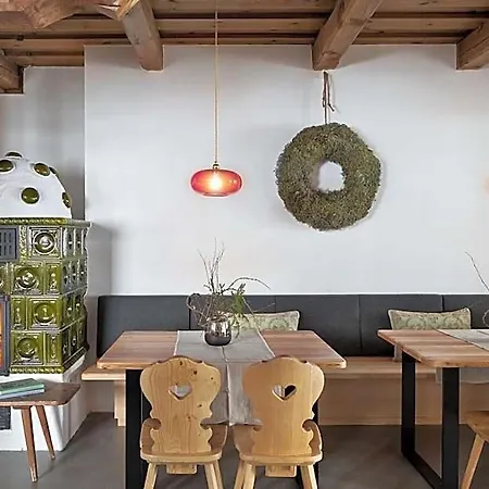 Holzhackerin - The Charming Haus Am Berg 4* Untertauern