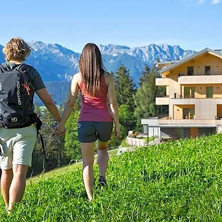 Holzhackerin - The Charming Haus Am Berg Untertauern