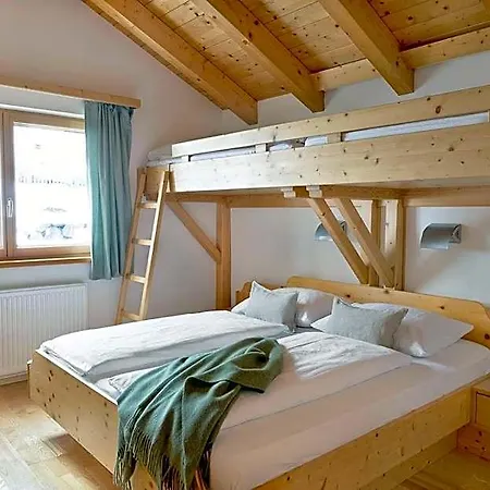 Holzhackerin - The Charming Haus Am Berg Untertauern
