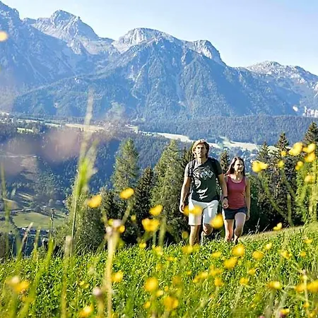 Hotel Holzhackerin - The Charming Haus Am Berg Untertauern