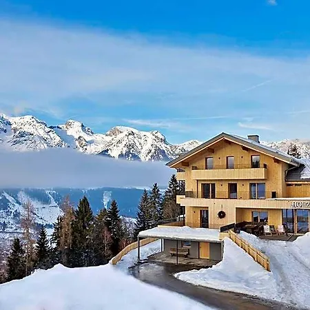 Hotel Holzhackerin - The Charming Haus Am Berg Untertauern